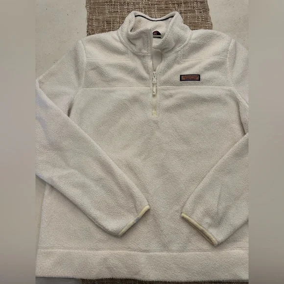 Vineyard Vines zip up fleece
Women’s L - Picture 1 of 6